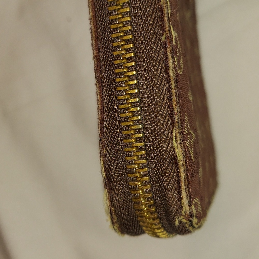 Authentic Louis Vuitton Brown Denim Min Lin Long Zippy wallet - Picture 5 of 12